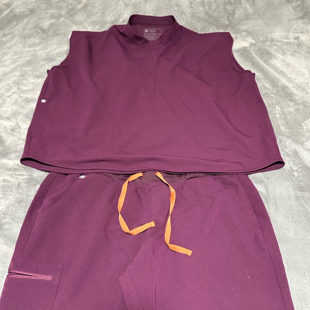 Figs Zamora Jogger pants size 2XL TALL and Rafaela top 2XL. Smoke free home.